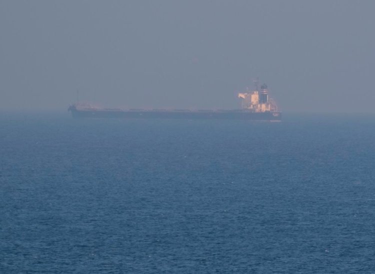 Rus savaş gemisi Karadeniz’de kuru yük gemisine uyarı ateşi açtı