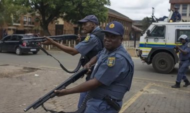 Güney Afrika'da polisle çatışmaya giren soyguncular öldürüldü