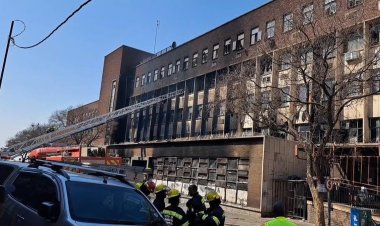 Güney Afrika'daki yangında ölen 74 kişiden 62'sinin kimliği henüz belirlenemedi