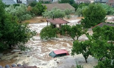 Yunanistan'daki selde 10 kişi öldü, 4 kişi kayıp