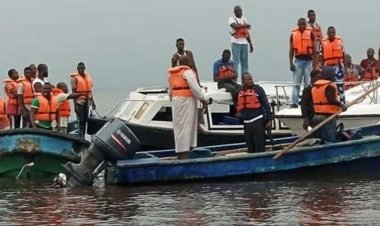 Nijerya'da feribot alabora oldu: 26 ölü
