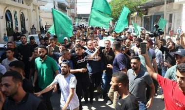 Gazze şehidlerini son yolculuğuna uğurladı