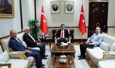 HÜDA PAR Genel Başkanı Yapıcıoğlu, Cumhurbaşkanı Yardımcısı Yılmaz'ı ziyaret etti