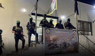 HAMAS'ın askeri kanadı El-Kassam Tugayları Cenin kampında askeri geçit töreni düzenledi