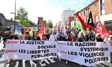 Fransızlar ırkçılık ve polis şiddetine karşı yürüdü