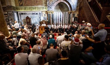 Filistinli Müslümanlar Mevlid Kandili'ni Mescid-i Aksa'da kutladı