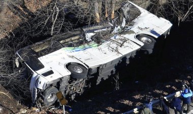 Gana'da otobüs ile minibüsün çarpışması sonucu 20 kişi öldü