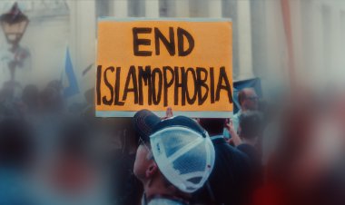 "Bir kişinin İslamofobi'ye maruz kalması için Müslümanlara yakın olması yetiyor"
