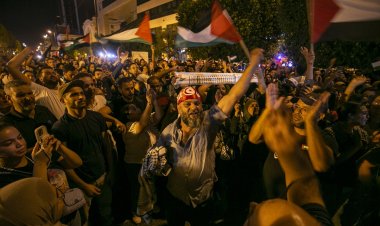 Tunus halkı işgalcilerin hastane katliamını protesto etti