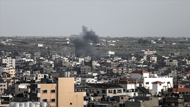 Siyonist çete 'Aksa Tufanı' sonrası Gazze'ye saldırı başlattı