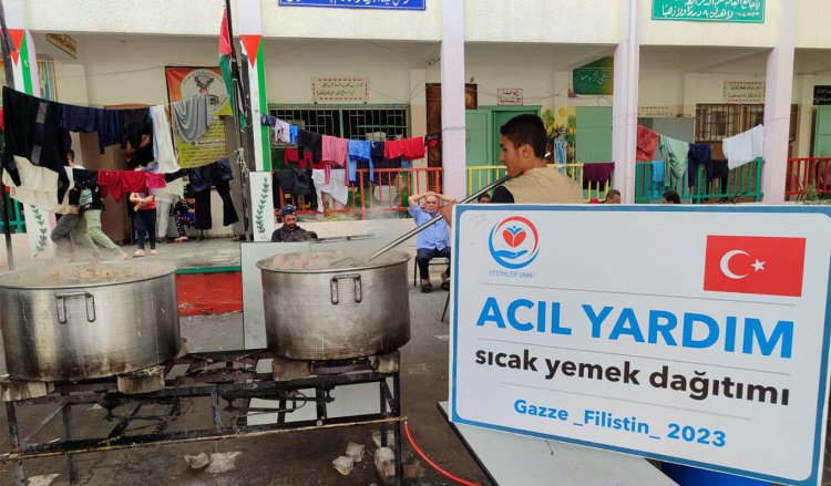 Yetimler Vakfı'ndan Gazze'de sıcak yemek dağıtımı