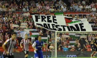 İspanya'da yasaklara rağmen stadyumlarda Filistin'e destek gösterileri sürüyor