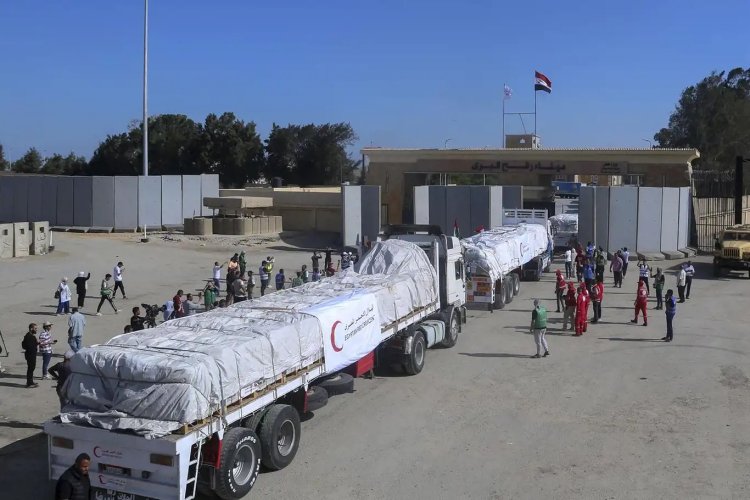 Gazze'ye insani yardım taşıyan 200 tır daha gönderildi