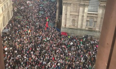 İngiltere'de on binlerce kişi Gazze'de ateşkes için 9'uncu kez sokaklarda