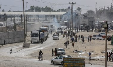 Yardım tırları yeniden Gazze'ye giriş yapmaya başladı