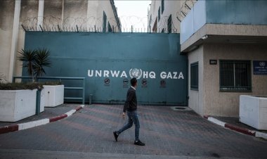 Ünlü hukukçu Francis Boyle'a göre UNRWA'ya desteğini kesen ülkeler Soykırım Sözleşmesi'ni ihlal ediyor