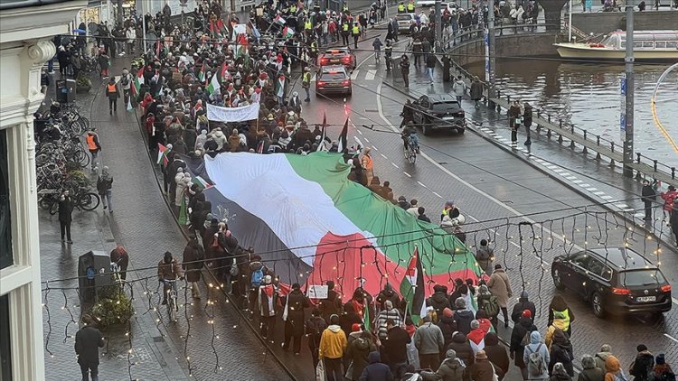 Hollanda'da Filistin'e destek gösterisi düzenlendi