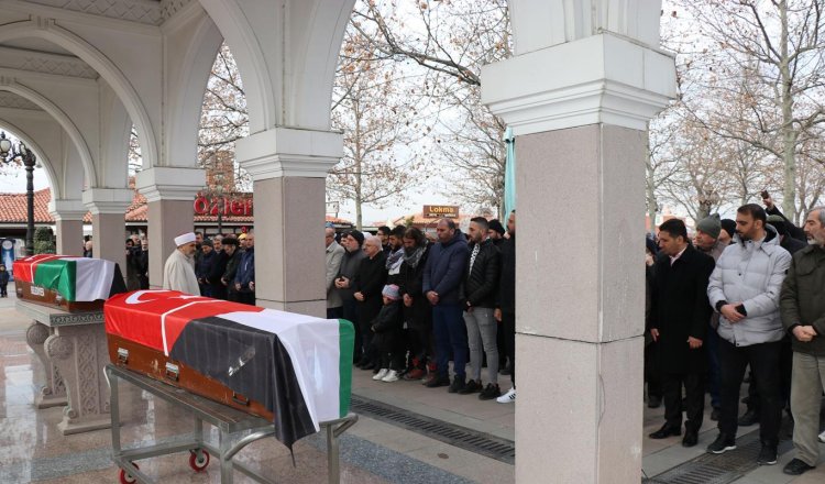 Yaralı olarak Türkiye'ye getirilen ve şehadete kavuşan Filistinlilerin cenaze namazı kılındı