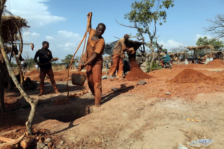 Mali'de altın madeninde göçük: 73 ölü