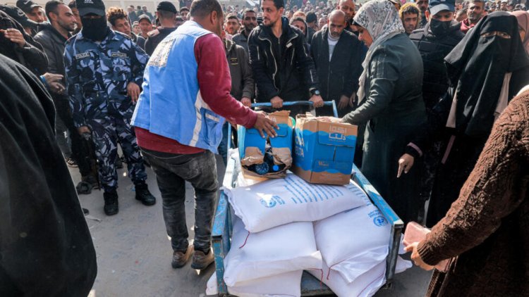 UNRWA'ya fonları durdurduğu gerekçesiyle İngiliz Dışişleri Bakanlığına karşı hukuki mücadele başlatılacak