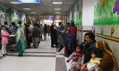 Pakistan'da geçen ay 311 çocuk zatürreden yaşamını yitirdi