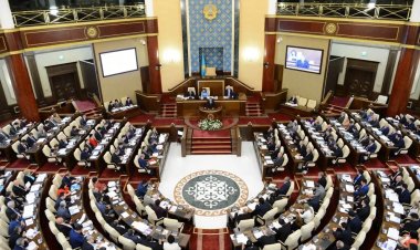 Kazakistan'da hükümet istifa etti