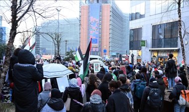 Brüksel'de AB Dışişleri Bakanları Toplantısı sırasında Filistin'e destek gösterisi düzenlendi