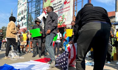 Kongo'da Batı karşıtı gösteri: ABD, Fransa ve AB bayrakları yakıldı