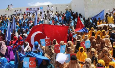 Somalililer, Türkiye ile yapılan savunma anlaşmasına destek gösterisi düzenledi