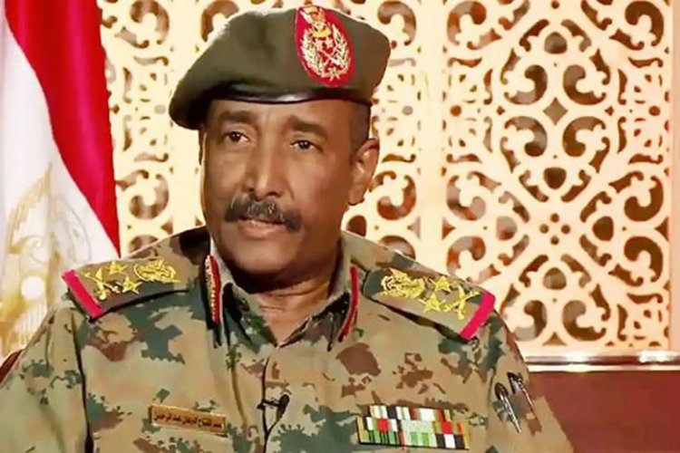 Burhan, Sudan’daki barış ve ateşkes için Libya’ya gitti
