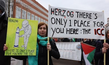 İşgalci İsrail'in Cumhurbaşkanı Herzog, Hollanda'da protesto edildi