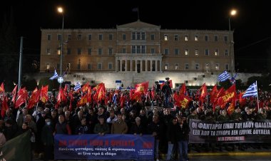 Yunanistan'da, ülkenin AB ve NATO askeri operasyonlarına katılmasına karşı eylem düzenlendi