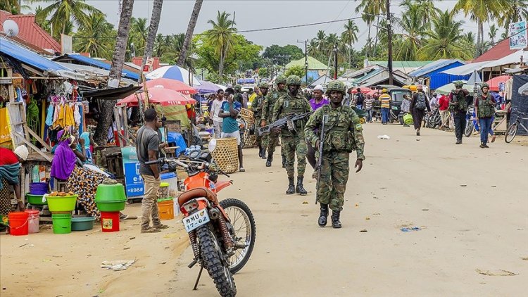 Mozambik'te artan silahlı saldırılar bir ayda yaklaşık 100 bin kişiyi yerinden etti