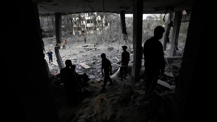 İşgalci İsrail'in Gazze'de bir evi bombalaması sonucu 27 Filistinli şehid oldu