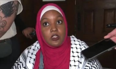 Kanada'da kefiye takan milletvekilinin meclis oturumundan çıkması istendi