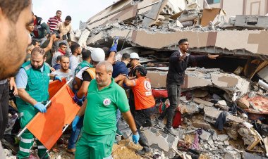 Gazze'de enkaz altında kalan naaşları çıkarma çalışmaları devam ediyor