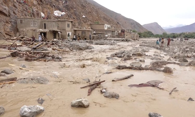 Afganistan'da meydana gelen seller nedeniyle 33 kişi yaşamını yitirdi
