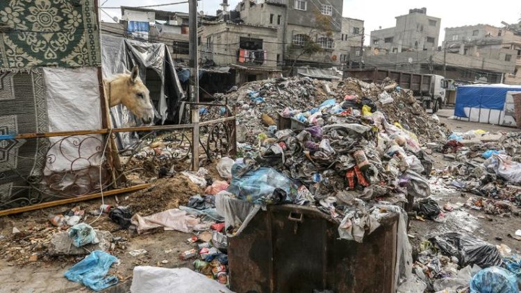 Gazze'de 270 bin ton katı atık birikti