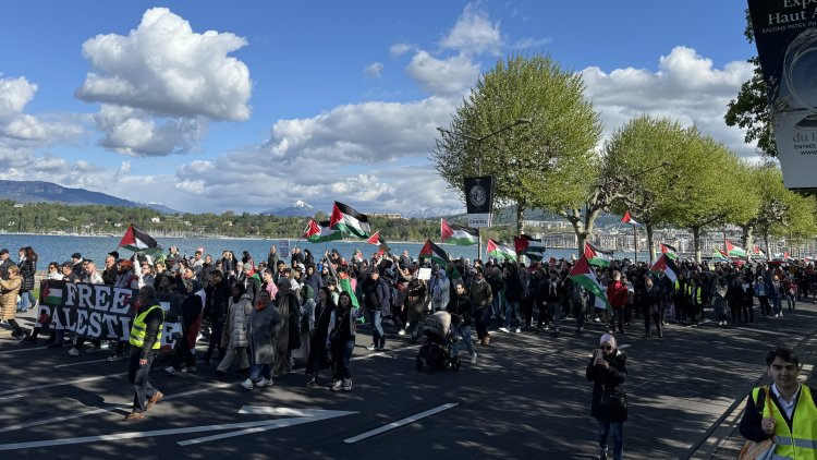 Berlin'de, Almanya'nın İşgalci İsrail'e silah sevkiyatına protesto