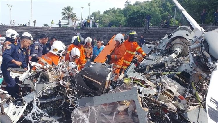 Malezya'da 2 askeri helikopterin çarpışması sonucu 10 kişi öldü