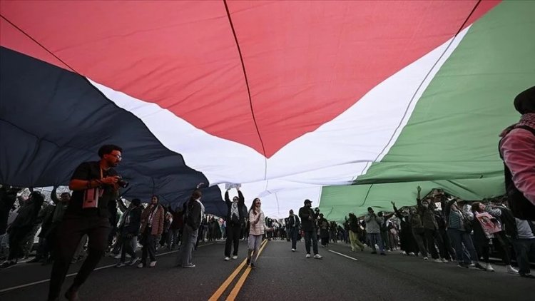 Sydney Üniversitesi kampüsünde öğrenciler Gazze'ye saldırıları protesto etti
