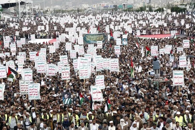 Yemen’de on binler Filistin halkına destek gösterisi düzenledi