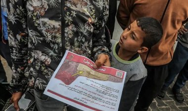 Soykırımcı terör rejimi Refah halkını broşürlerle tehdit ediyor