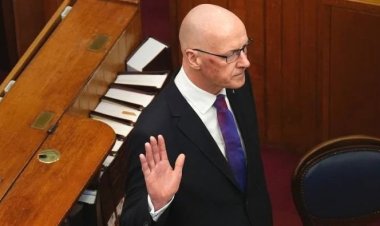 İskoçya'nın yeni Başbakanı Swinney yemin ederek görevine başladı