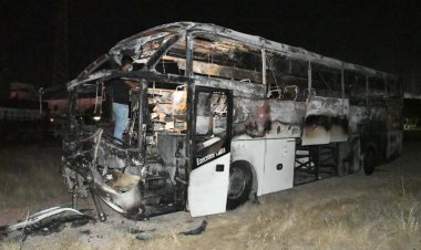 Pakistan'da yolcu otobüs vadiye düştü, en az 28 kişi öldü