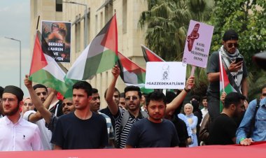 Üniversitelilerden Müslüman yöneticilere çağrı: Batılı güçlerden değil Allah'tan korkun