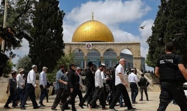 Yüzlerce işgalci siyonist, Mescid-i Aksa'ya baskın düzenledi