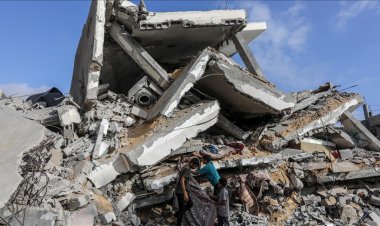 İsrail Refah'ta sivillerin olduğu bir noktaya saldırdı 11 şehid