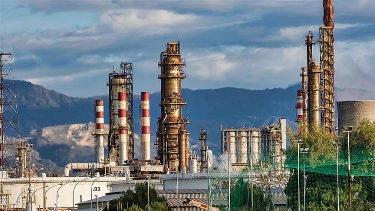 Nijerya'da Afrika'nın en büyük petrol rafinerisinde yangın çıktı