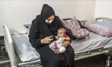 İşgalci İsrail'in saldırılarından kurtulan Filistinli bebek, tüm ailesini kaybetti